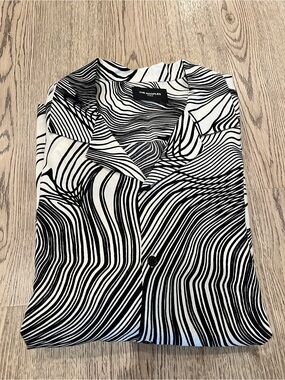 The Kooples Black & White Swirl Design Short-Sleeve Shirt